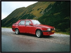 Bok, Alfa Romeo 75, Prawy